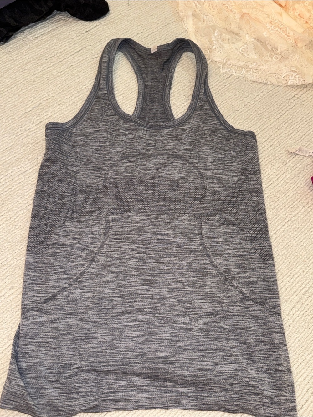 Lululemon women swifty Heather Gray Racerback Tank Top - size 6